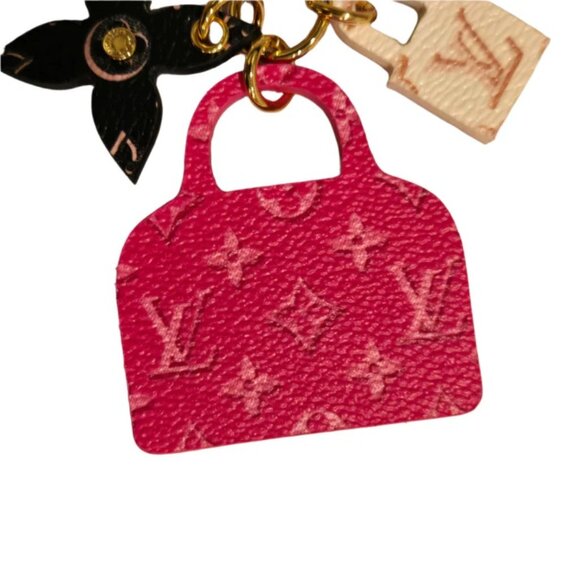 LOUIS VUITTON  Back to School Alma Monogram Keychain - Picture 4 of 10